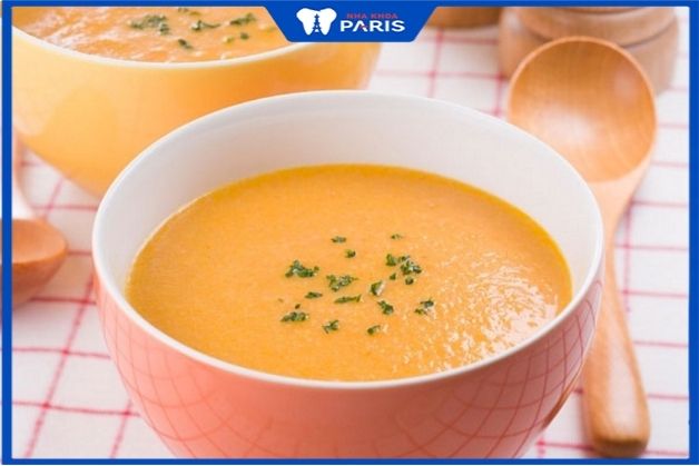 Sau phẫu thuật chỉ nên ăn những thức ăn dạng mềm như súp, cháo... phẫu thuật cười hở lợi có nguy hiểm không