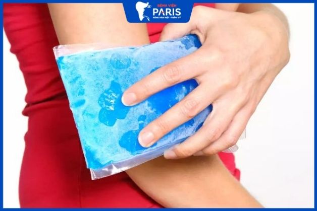 Chườm đá giúp giảm sưng đau ở mọi vùng trên cơ thể, đặc biệt là vùng cằm sau phẫu thuật