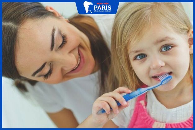 Cách chăm sóc cho bé sau khi nhổ răng sữa