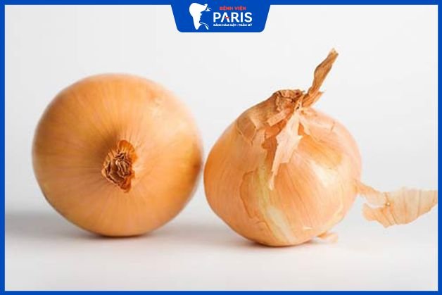 Hành tây có thể ngăn chặn sự sản sinh collagen quá mức bên trong da
