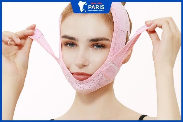 Đeo băng ép mặt