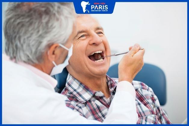 Điều kiện để cấy ghép Implant cho người già