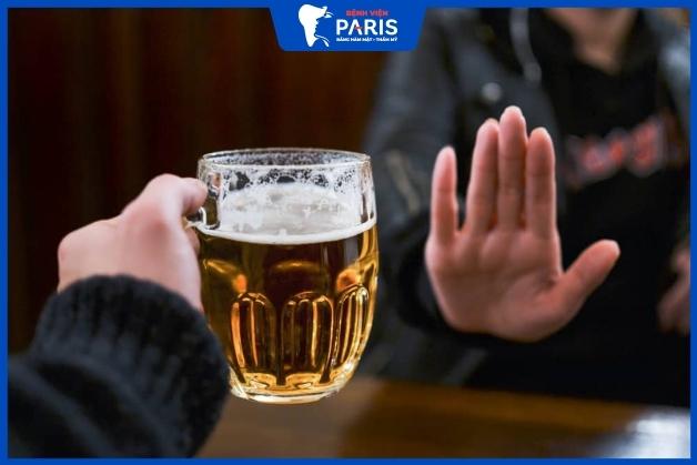 Tẩy trắng răng có được uống bia không - Bác sĩ Bệnh viện Paris giải đáp