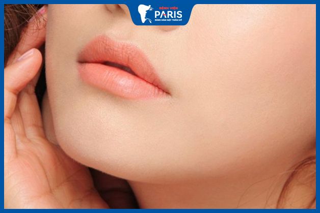 Người cười hở lợi nên chọn son nhạt màu - cách chữa cười hở lợi tại nhà