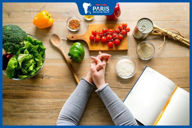 Bạn nên xây dựng chế độ ăn uống khoa học khi chữa cười hở lợi