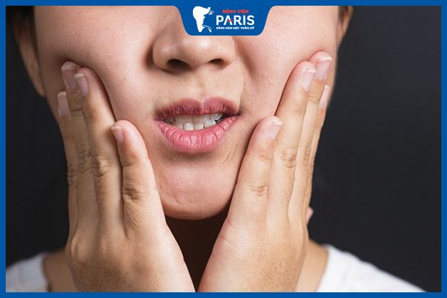 Phẫu thuật nâng gò má gây đau do có sự xâm lấn