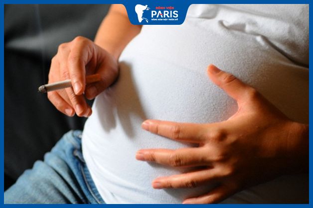 Mẹ bầu hút thuốc lá làm tăng nguy cơ trẻ bị hở vòm miệng