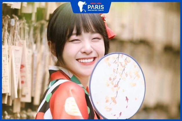 Cười bằng mắt