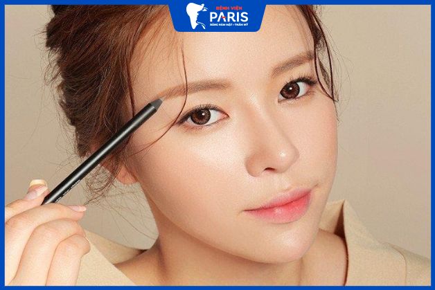 Trang điểm nổi bật đôi mắt